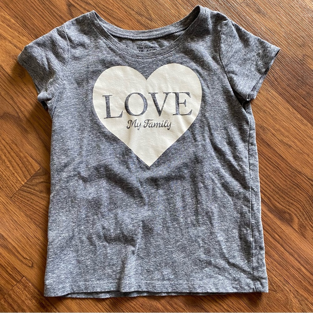 The Children’s Place size 5T shorts sleeve tee